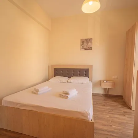 Vavatzanos Apartment *